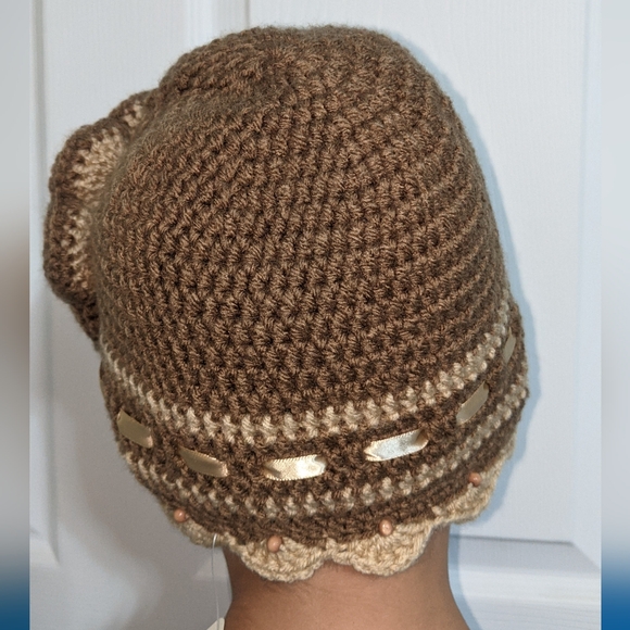 #635 NWT Handmade Kids winter hat with flower. Size: 4T - Picture 4 of 8